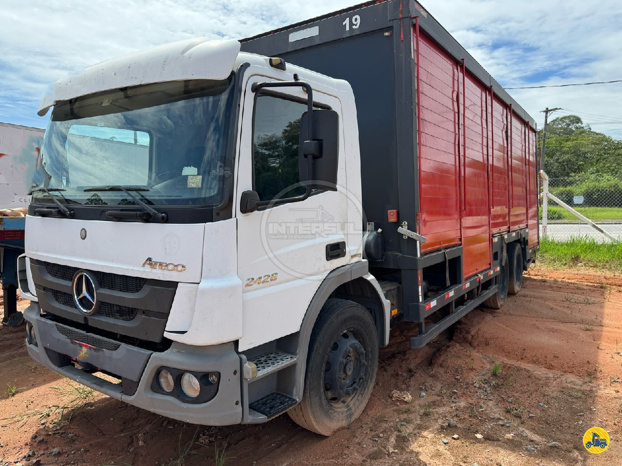 CAMINHAO MERCEDES-BENZ MB 2426 Baú Bebidas Truck 6x2 Intersul Caminhões SAO PAULO SÃO PAULO SP